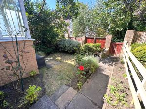 Photo 19- click for photo gallery